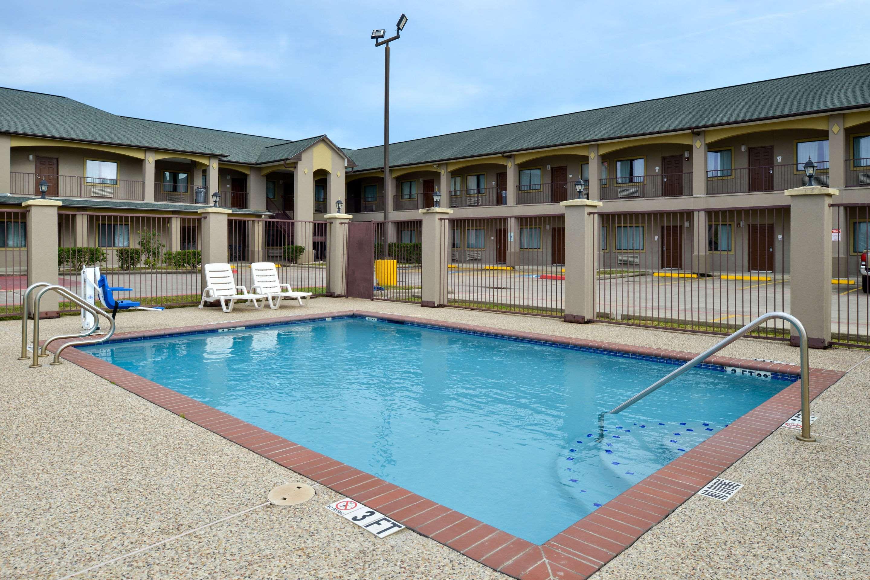 Econo Lodge Inn & Suites Port Arthur Near Sabine Pass Zewnętrze zdjęcie
